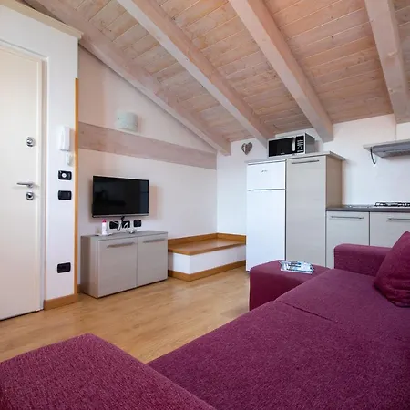 Cafelicita - View - Infinity Pool - Jacuzzi Apartahotel Gravedona