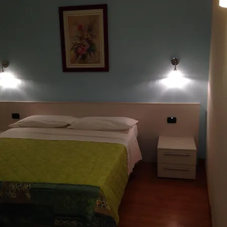 Apartahotel Cafelicita - View - Infinity Pool - Jacuzzi Gravedona