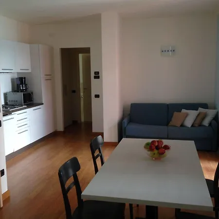 Cafelicita - View - Infinity Pool - Jacuzzi Apartahotel Gravedona