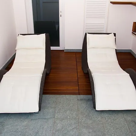 Cafelicita - View - Infinity Pool - Jacuzzi Apartahotel