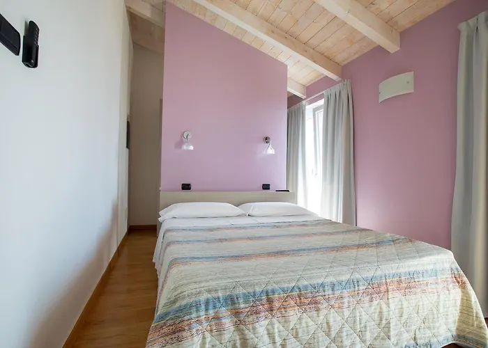 Lejlighedshotel Cafelicita - View - Infinity Pool - Jacuzzi